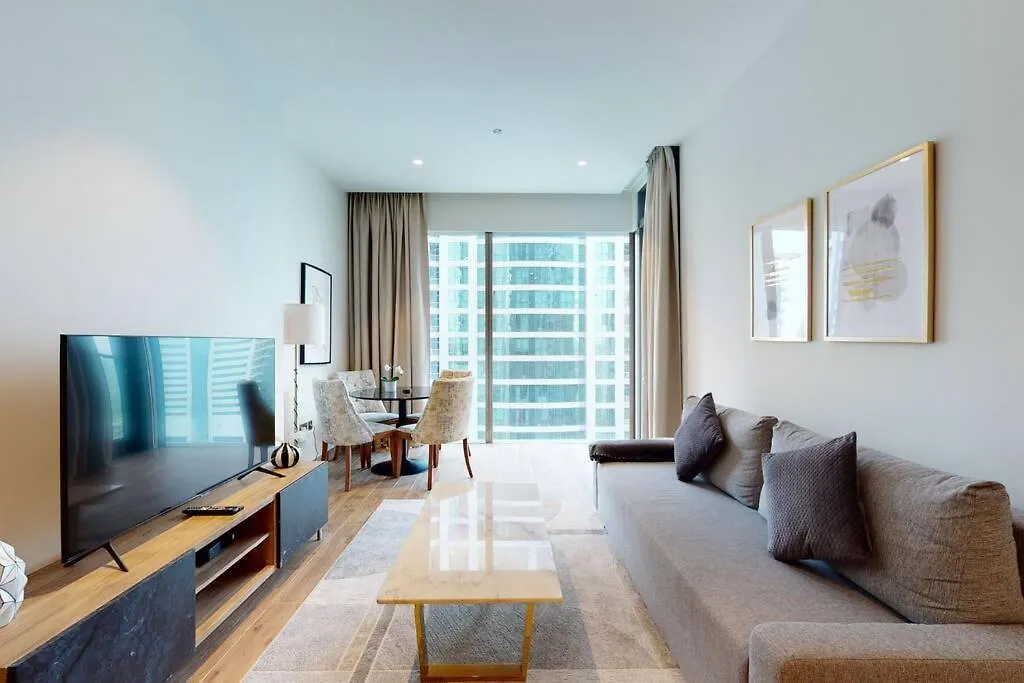 Beautiful Getaway Dubai Marina Apartment