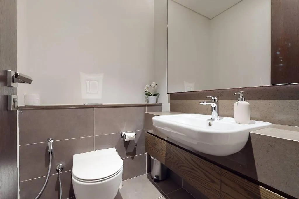 Beautiful Getaway Dubai Marina Apartment